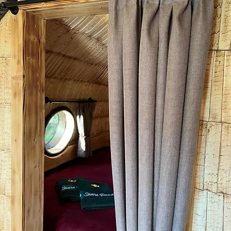 Saare Paadikuela Camping *